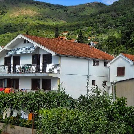 Vila Umicevic Ξενοδοχείο Bijela Εξωτερικό φωτογραφία